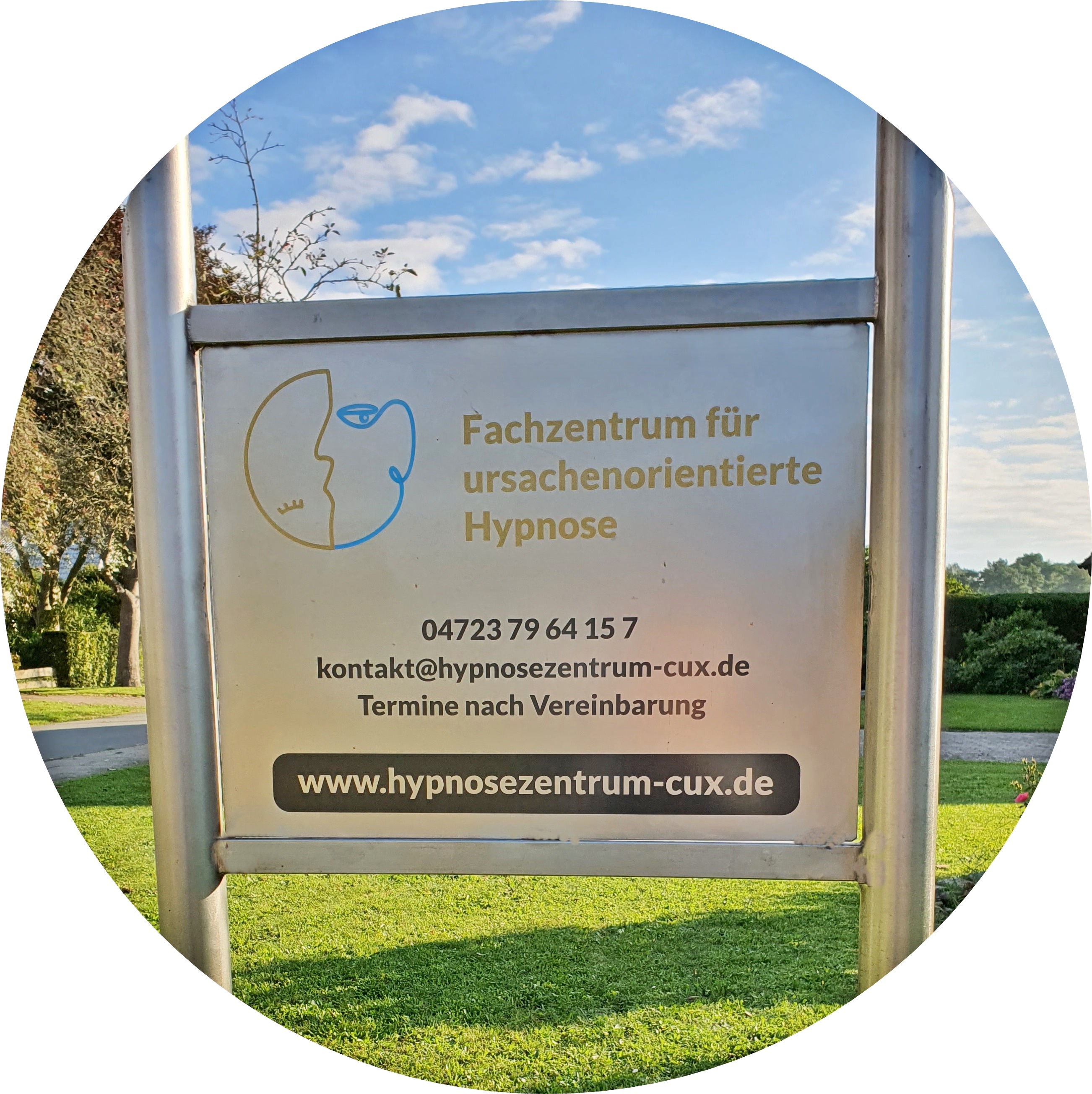 Praxisschild Fachzentrum für ursachenorientierte Hypnose Cuxhaven